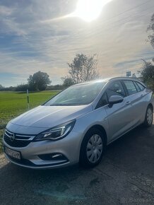 Opel Astra sports tourer combi - 2