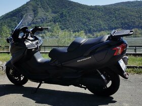 Suzuki Burgman 650 - 2