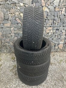 285/40 R21 NOKIAN zimné - 2