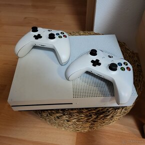 Xbox One S - 2