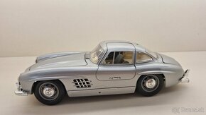 1:18 MERCEDES-BENZ 300SL - 2