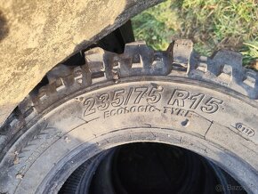 Pneumatiky t3 235/75 r15 - 2