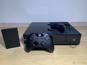 XBOX ONE + 2TB hard disk + SLÚCHADLÁ - 2