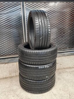 Dvojrozmer Kumho 245/45 R20 275/40 R20 Letné pneu - 2