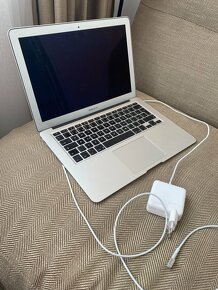MacBook Air (13-inch, Mid 2011) - 2