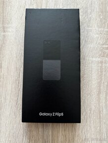 Samsung Galaxy Z Flip 5 - 2