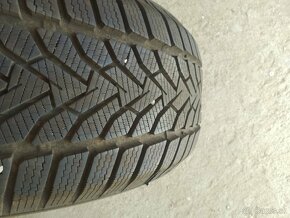 225/55 R 18 zime - 2