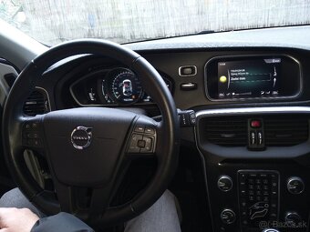 Volvo v40 - 2