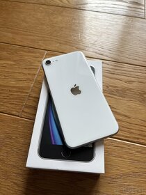 iPhone SE 2020 64GB WHITE - ZÁRUKA 10 MES. - PERFEKTNÝ STAV - 2