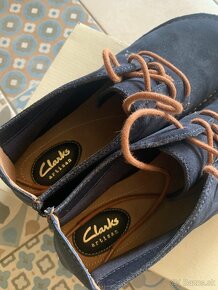 Clarks úplne nové dámske semišové poltopánky - 2