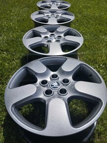 5x112 R17 Originál Škoda Octavia Scout - 2