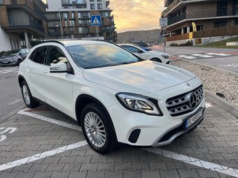 Mercedes Benz GLA - 2