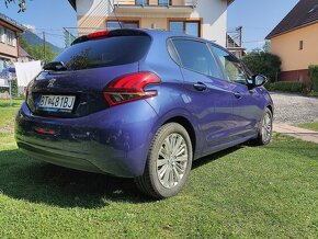 Predám zánovný Peugeot 208 - 2