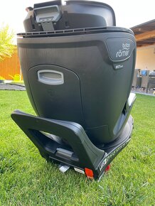 Britax romer dualfix M- isize Otočná o 360° - 2