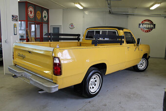 1978 Dodge D150 318 V8, manuál. Originální Stav. - 2