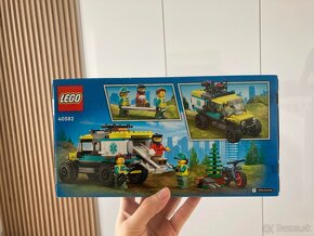 NEROZBALENÉ LEGO City 40582 Terénna sanitka 4 x 4 - 2