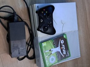 Predám Xbox one S+Fifa25 cd - 2