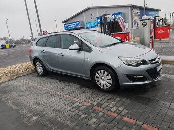 Opel astra sport Tourer - 2