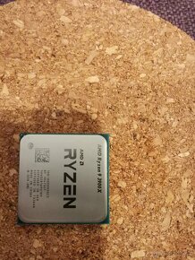 AMD Ryzen 9 3900X - 2