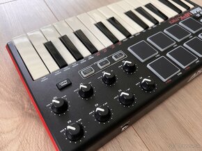 AKAI MPK mini - 2