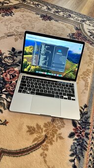 MacBook Pro (13-palcový, 2020, štyri porty Thunderbolt 3) - 2