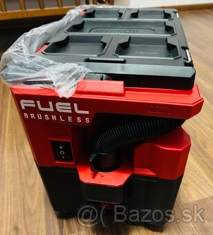 Milwaukee M18 FUEL ™ PACKOUT ™ mokrý / suchý vysávač - 2