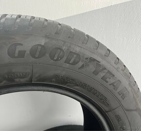 235/65 R17 Celoročne Goodyear Zimne - 2