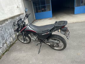 Suzuki dr125 sm 2009 - 2