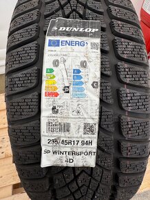 Dunlop 235/45 r17 94H - 2