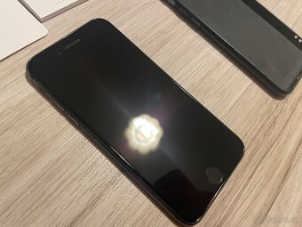 Predám iphone 8 64GB grey - 2