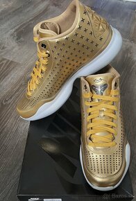 NIKE KOBE X EXT MID GOLD - 2