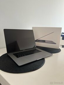 MacBook Pro 15" 2019 - 2