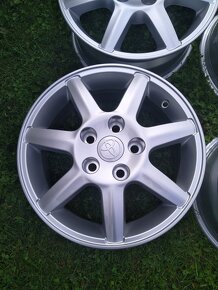 15" alu TOYOTA originál + TPMS + pneu DOT 2024. - 2