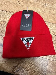 Cervena ciapka guess - 2