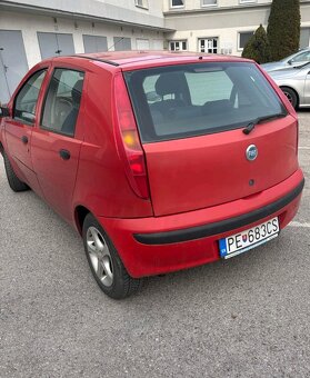 Fiat Punto 1,2  rv 2004 bez hrdze - 2