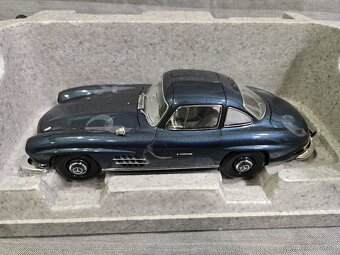 Mercedes Benz 300 SL coupé 1:18 Norev - 2