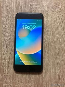 iPhone 8 / 256GB škrabance na displeji - 2