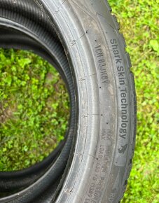 225/40 r18 zimné UNIROYAL 92V - 2