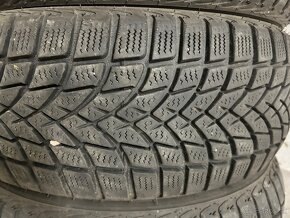 Pneu 215/55R16 - 2