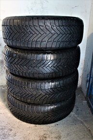 17” PNEUMATIKY-----ZIMNE----MICHELIN---215/60 r17----7mm - 2