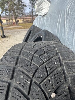 goodyear ultragrip 225/55r17 - 2