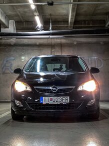 Opel Astra J 1.7 CDTI 2010 (92 kW) - 2