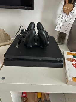 PS4 Slim 500GB + 2x gamepad + hry - 2