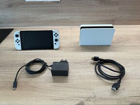 NINTENDO SWITCH OLED - 2