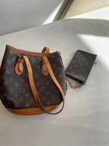 LOUIS VUITTON Petit Bucket Monogram Canvas - 2