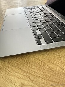 AKO NOVÝ  Macbook Air 13.3"/M1 zdravie batérie 100% - 2