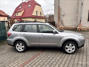 Subaru Forester 2.0 X 110kW 2010 92620km  COMFORT 1.majitel - 2