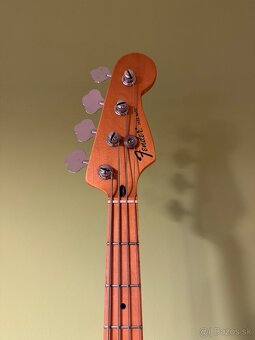 Fender Jazz Bass - 2