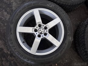 5x112 r17 . pneu: 215 65 r17. zimna sada VW - 2