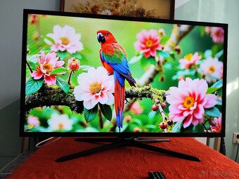 Predám SMART LED TV SAMSUNG UE39F5500AW FULL HD - 2